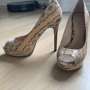 Vince Camuto nude snake skin pump